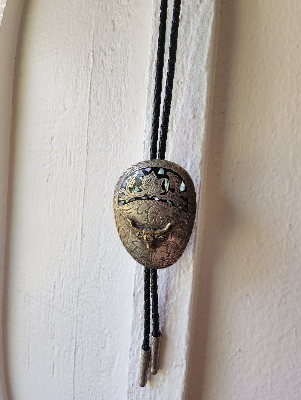 VINTAGE Metal Bolo Tie Longhorn Bull Head Abalone Western Design